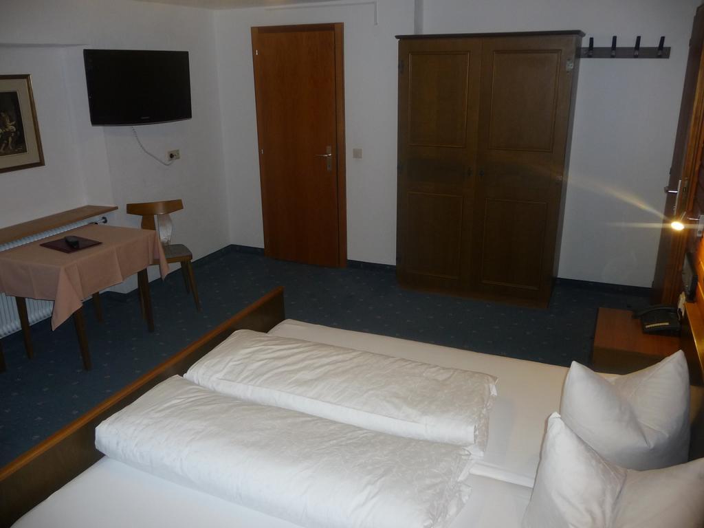 Hotel Valisera Galtuer Room photo